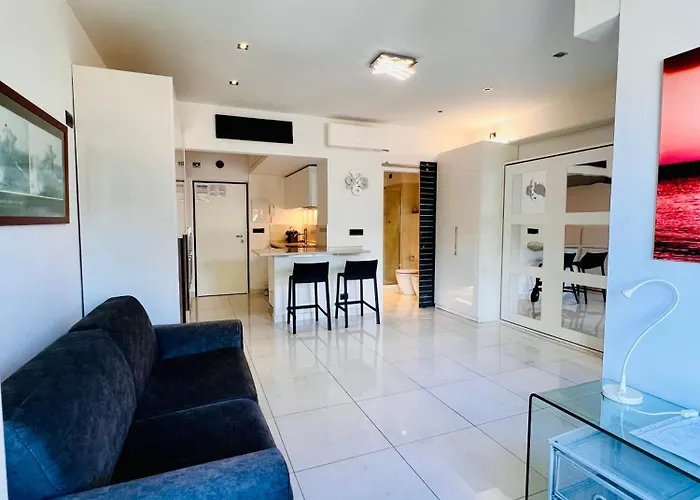 Apartment La Loggia Sul Mare *